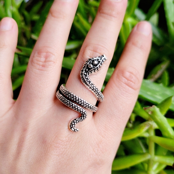 New Classic Silver Snake Ring - Picture 4 of 8